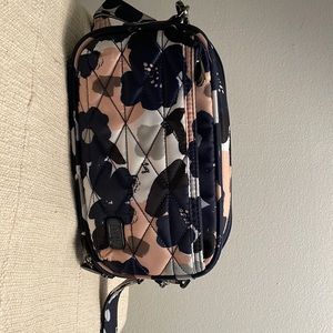 Lug Roundabout in blue floral.